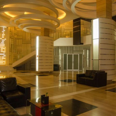 Royal Suite Condotel Medan Exterior foto