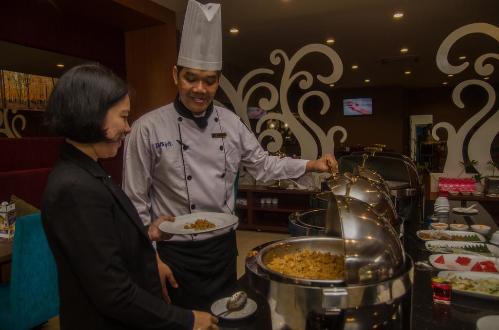 Royal Suite Condotel Medan Exterior foto