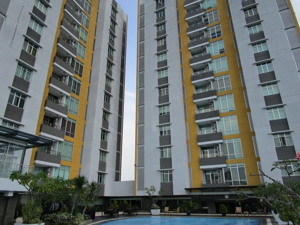 Royal Suite Condotel Medan Exterior foto