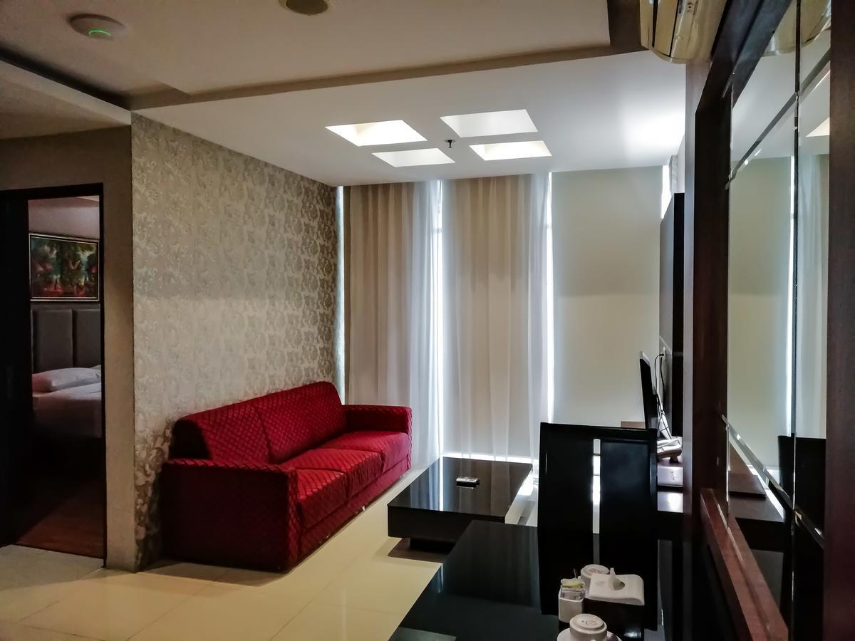 Royal Suite Condotel Medan Exterior foto