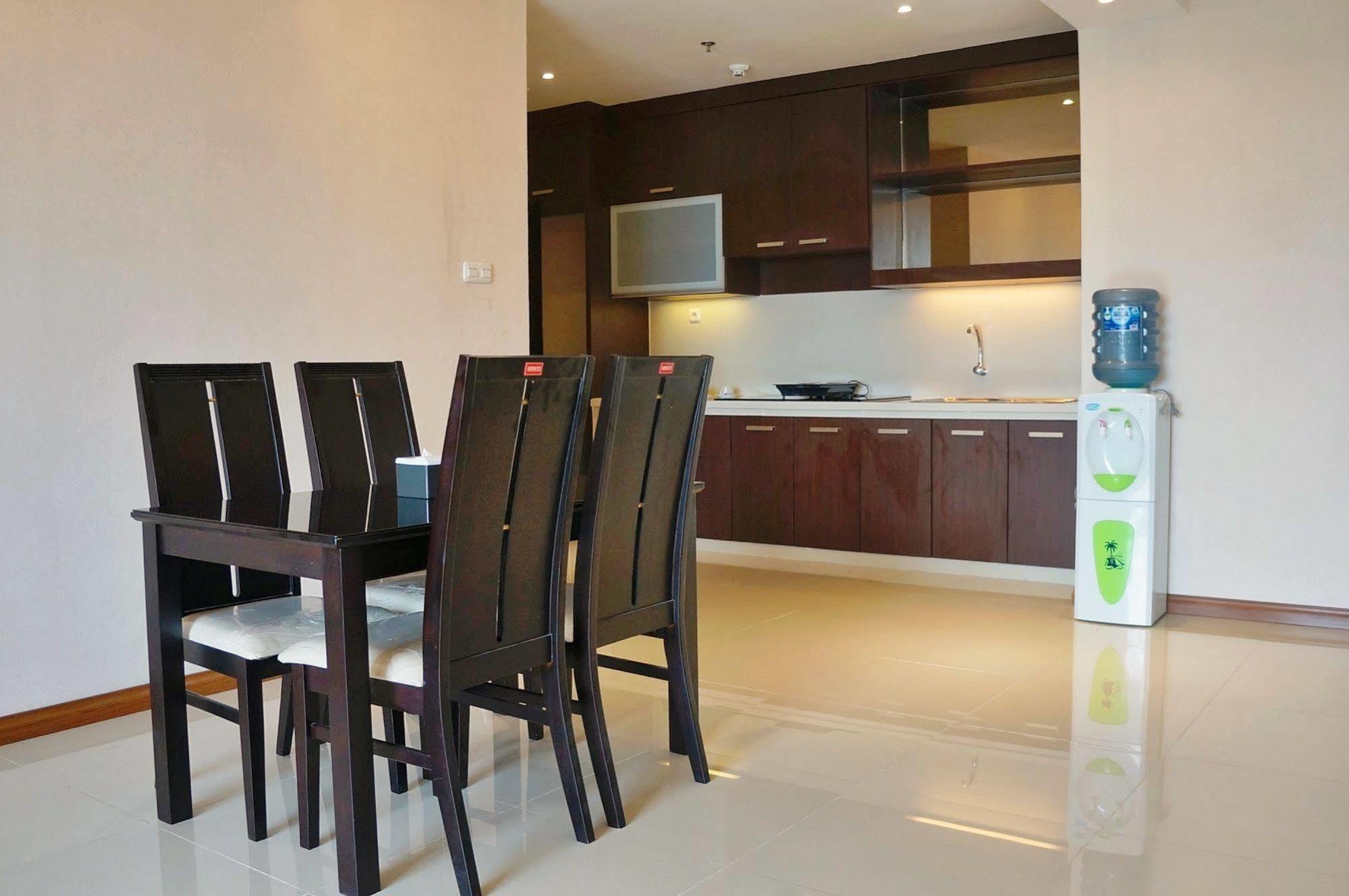 Royal Suite Condotel Medan Exterior foto