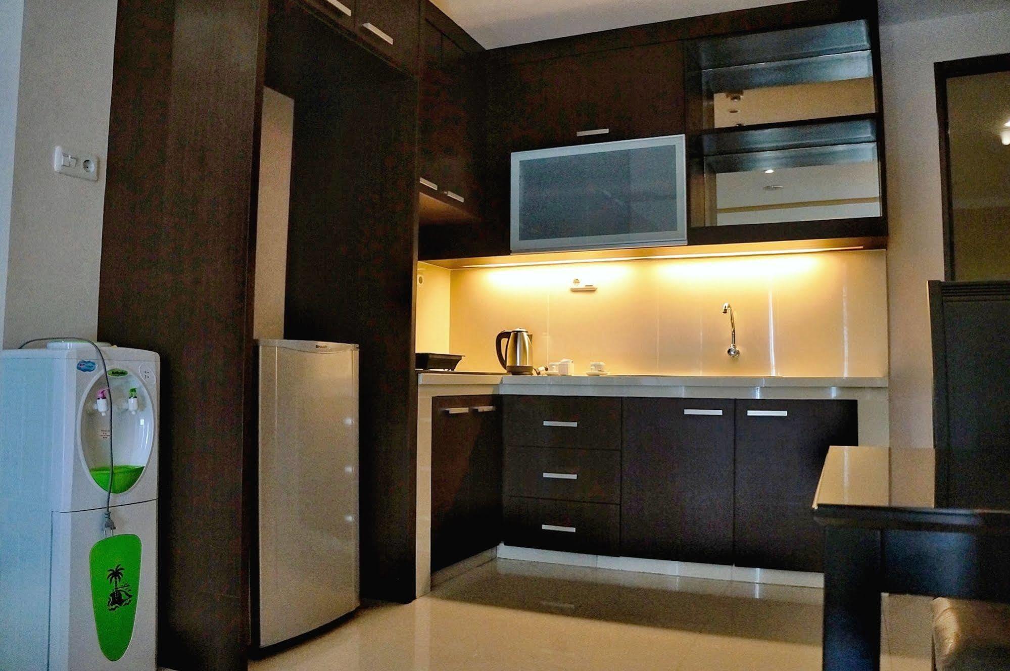 Royal Suite Condotel Medan Exterior foto