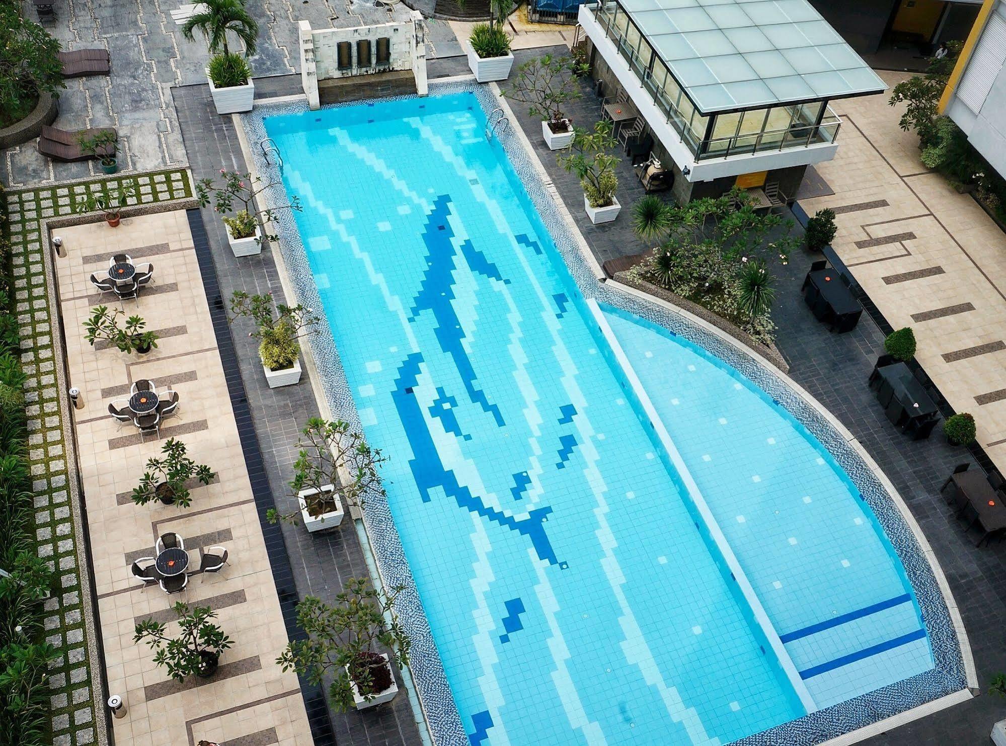 Royal Suite Condotel Medan Exterior foto