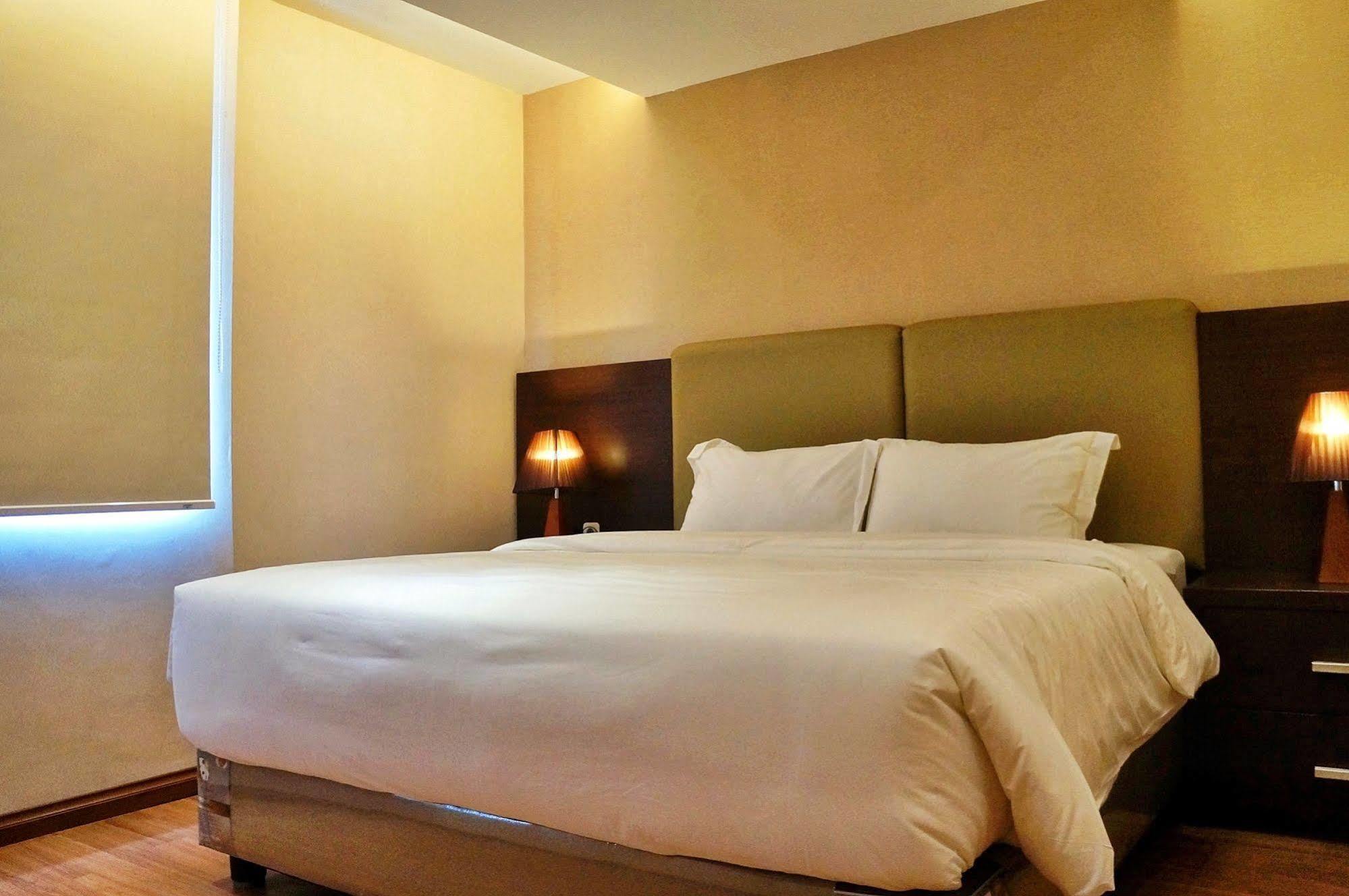 Royal Suite Condotel Medan Exterior foto